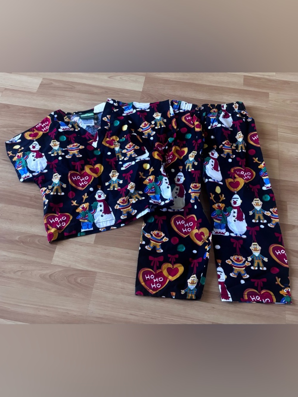 Sesame Street Kids  Holiday Scrub Set